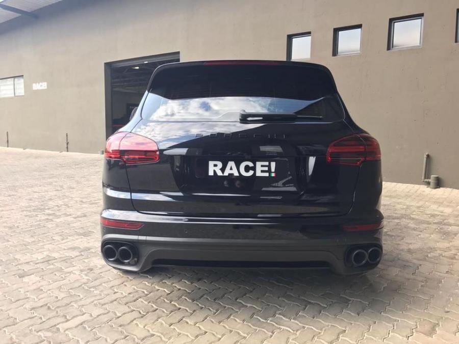  Porsche Cayenne by RACE! 2017 года  (фото 4 из 7)